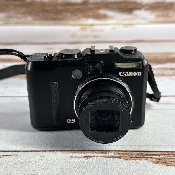 Canon Powershot G9 12.1MP Digital Camera Will Not Power On Parts Repair - Picture 1 of 5